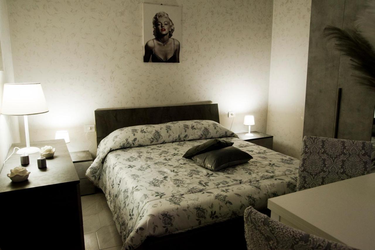 Mincasa Nel Cuore Di Napoli Luaran gambar