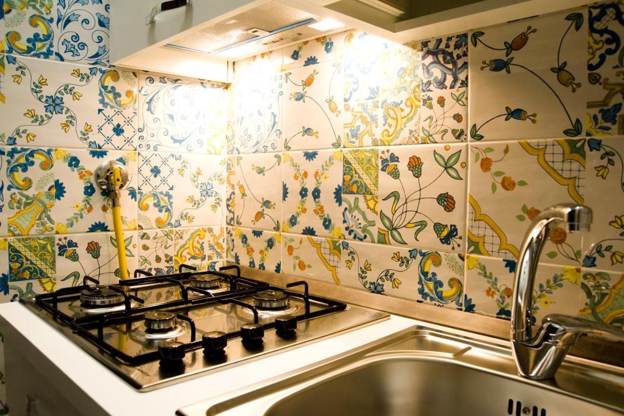 Mincasa Nel Cuore Di Napoli Luaran gambar