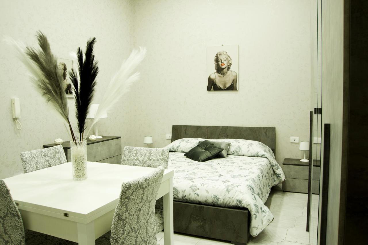 Mincasa Nel Cuore Di Napoli Luaran gambar