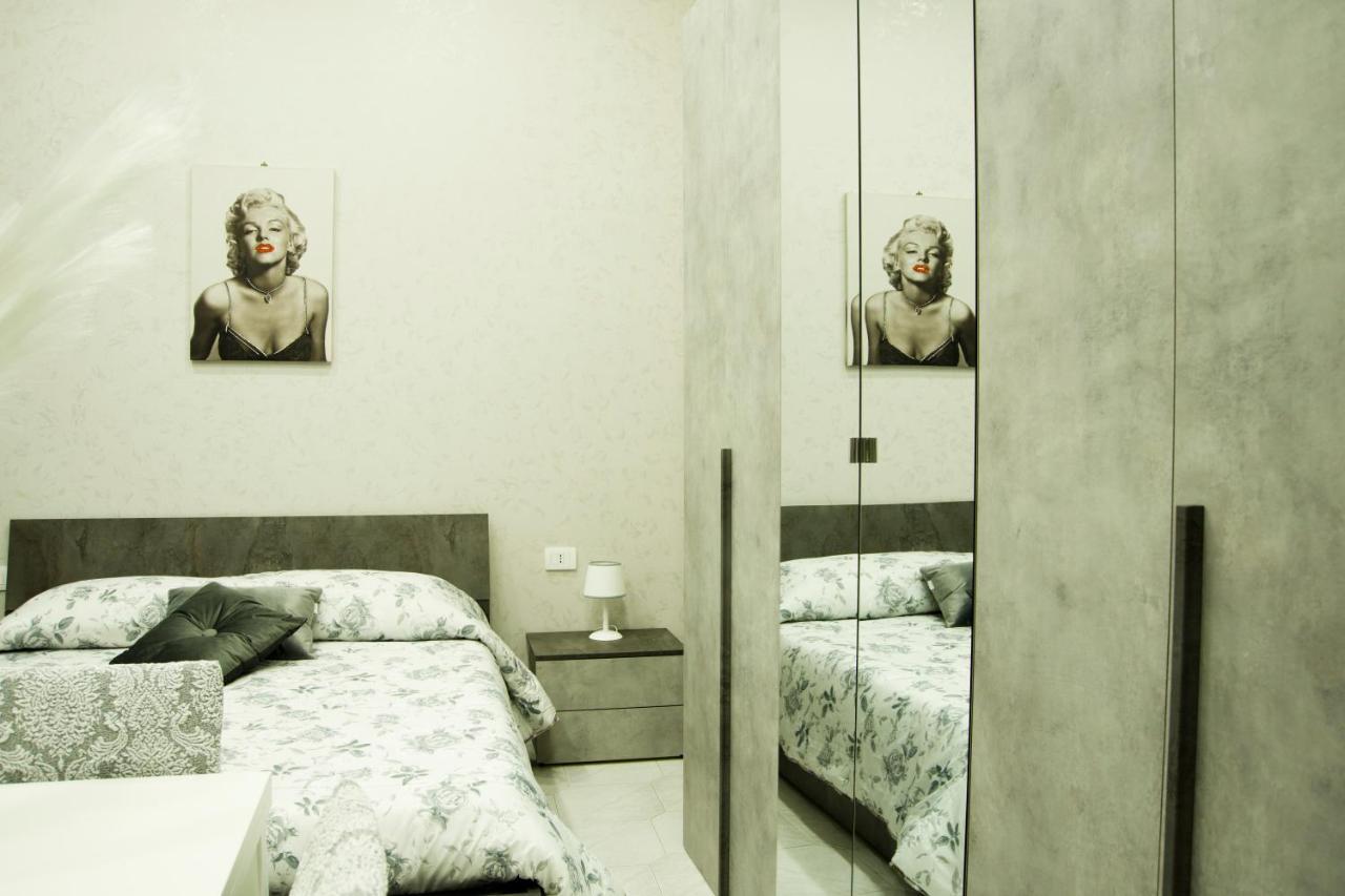 Mincasa Nel Cuore Di Napoli Luaran gambar