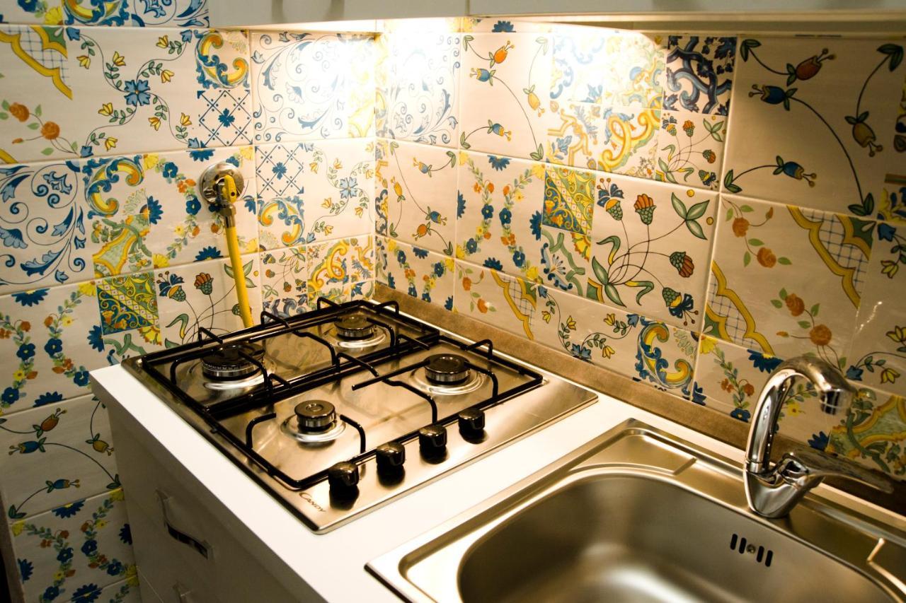 Mincasa Nel Cuore Di Napoli Luaran gambar
